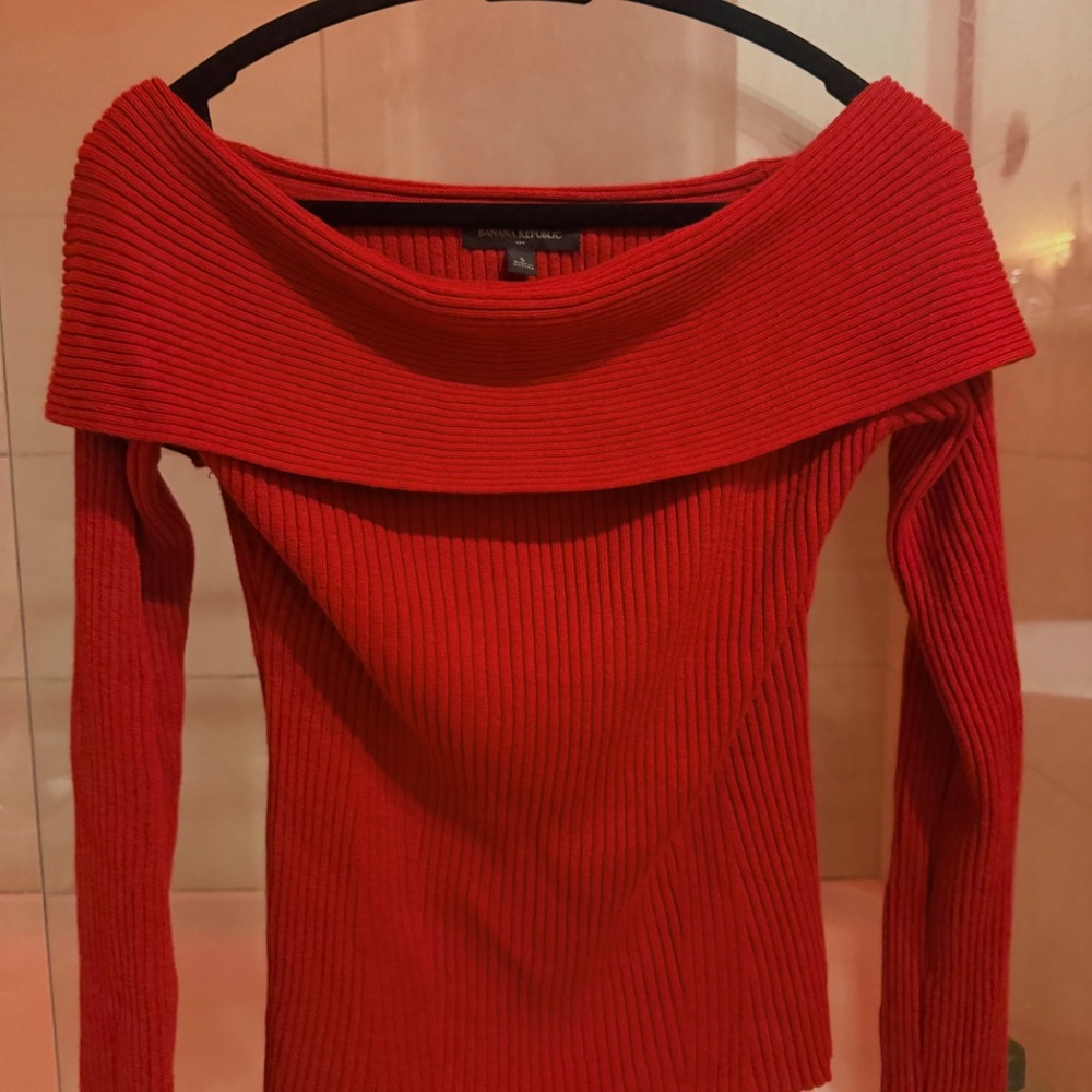 Banana Republic red sweater, ribbed, off-shoulder, size S